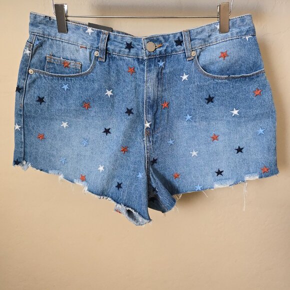 Blank NYC The Barrow Vintage High Rise Star Embroidered Denim Cutoff Shorts - Picture 2 of 16